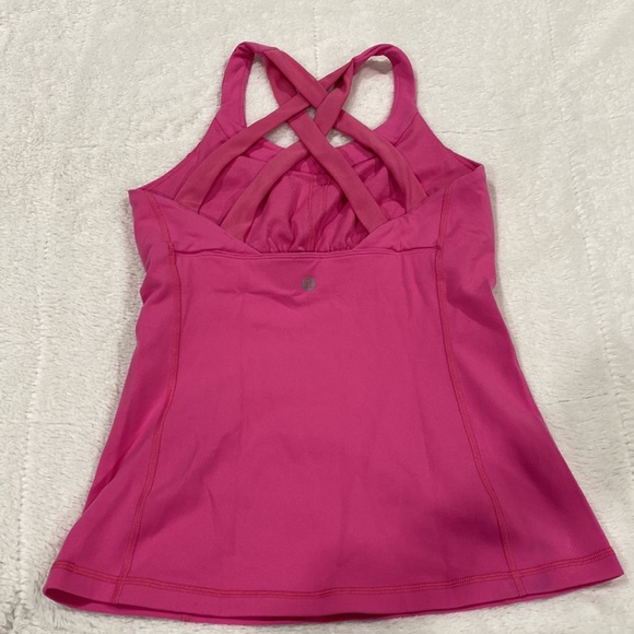 Lululemon tank top w/built in shelf bra. - Picture 2 of 3